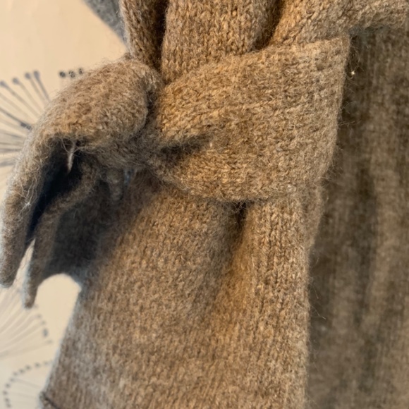 Oversized Tan/Beige Warm Sweater - Picture 2 of 3